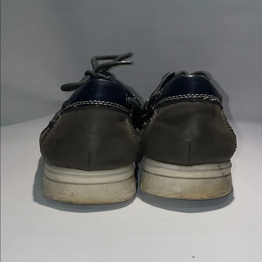 Thom McAn Gray and Blue Boat Shoes with Suede Finish